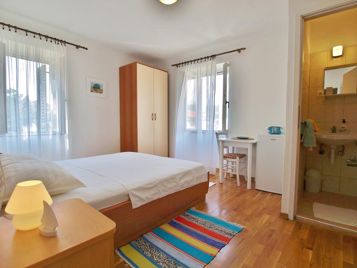 Rooms And Studio Old Town Rab Town Buitenkant foto
